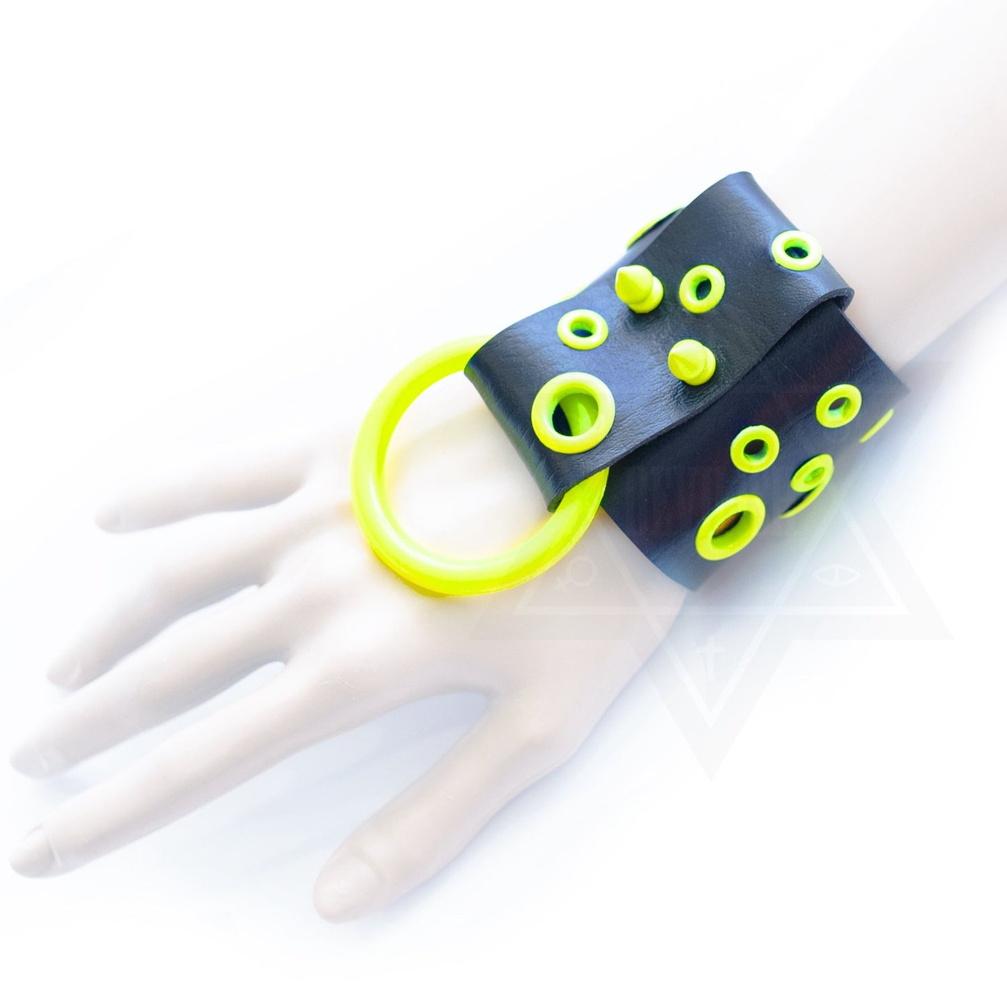 Cyber junkie bangle*