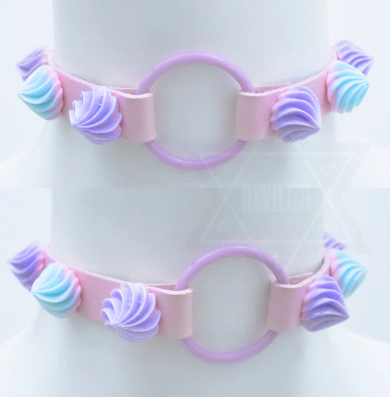 Sweet and creamy choker