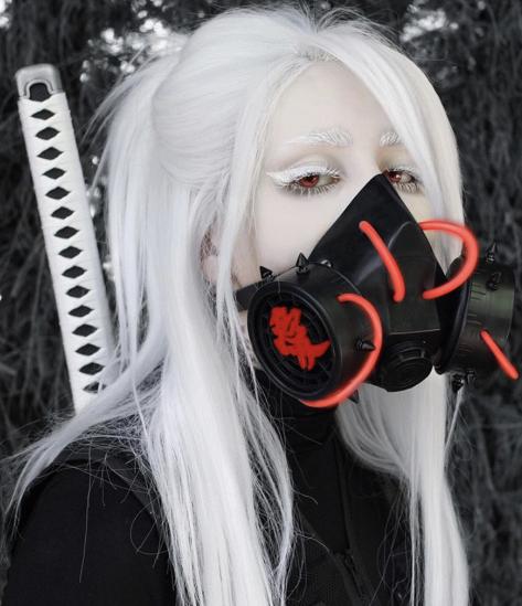 Love gas mask*