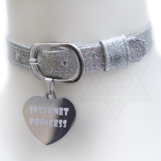 Internet princess choker