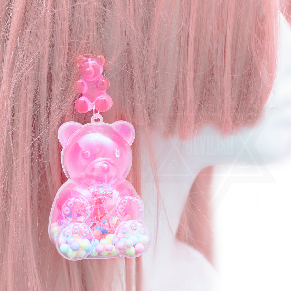 Gummy gummy ear clip