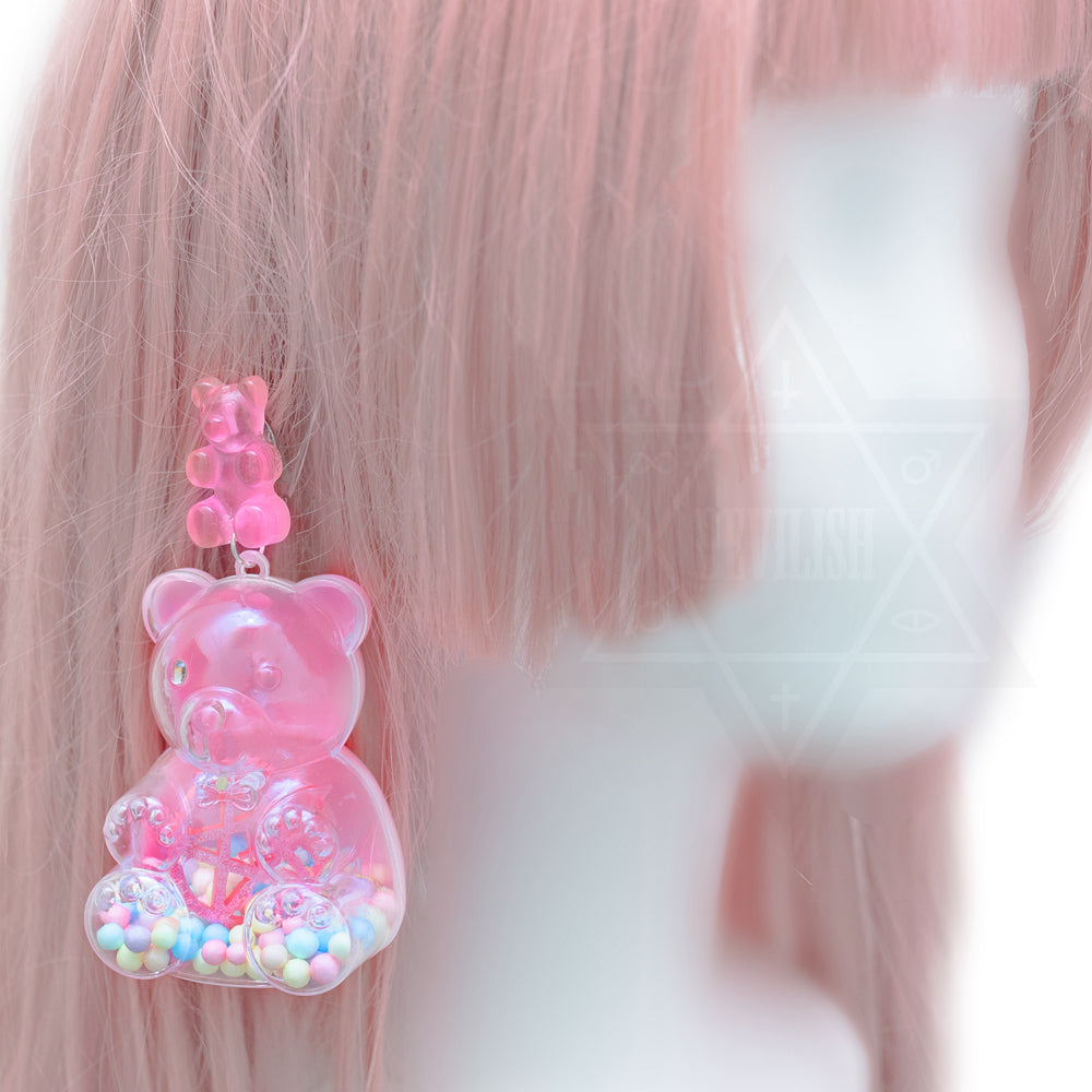 Gummy gummy ear clip