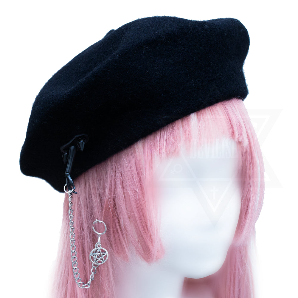 Dark moment beret earclip set