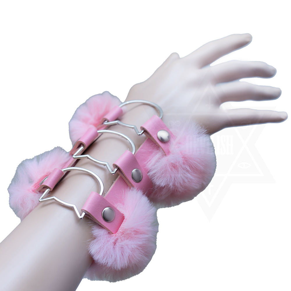 Pinky cats bangle