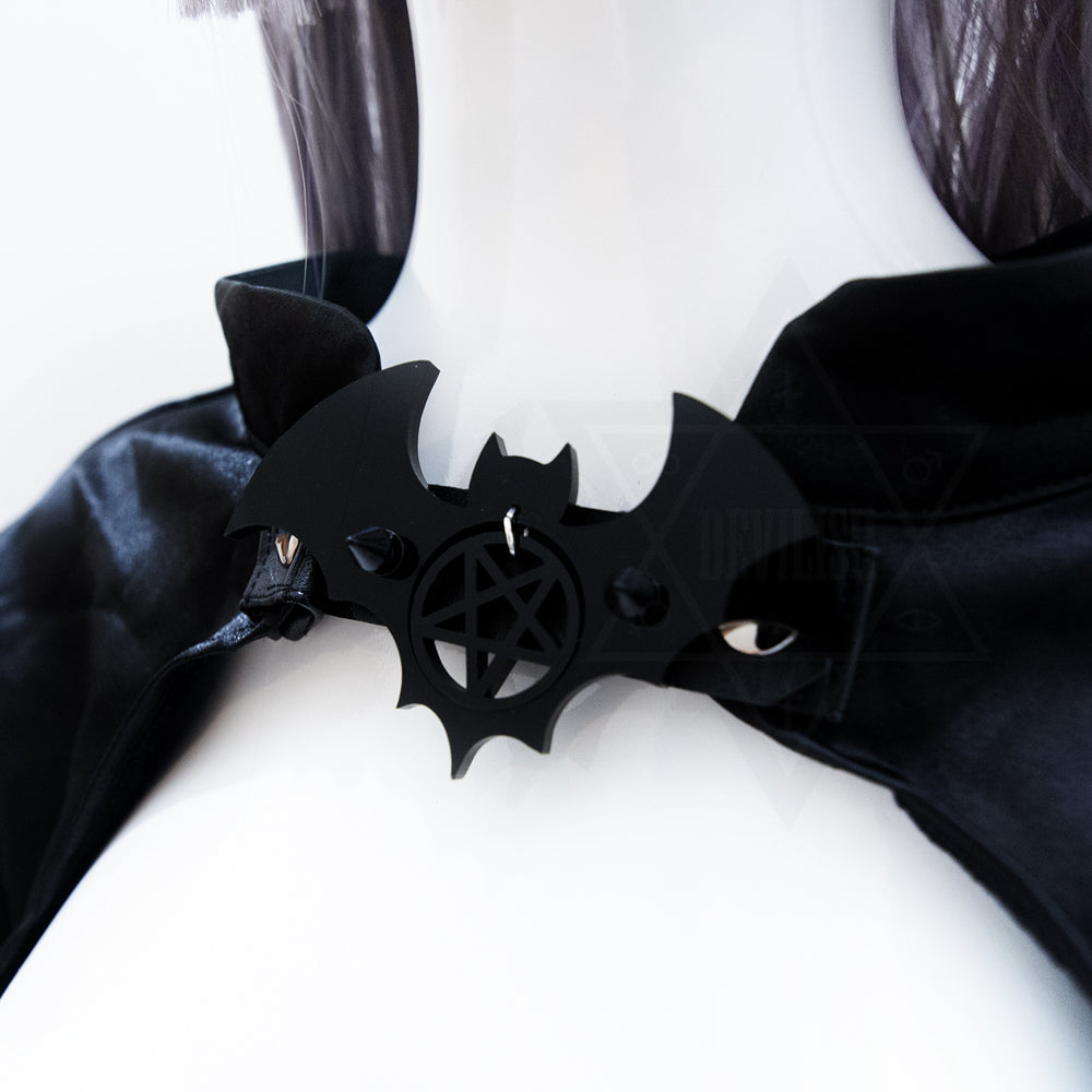 Batty sleeves cape