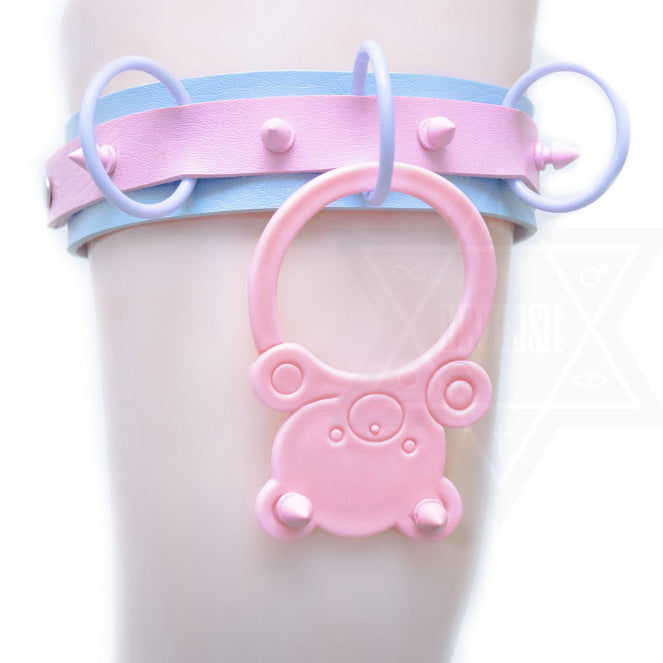 Pastel bear garter