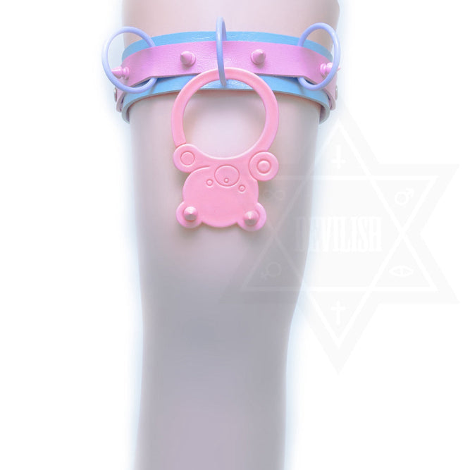 Pastel bear garter