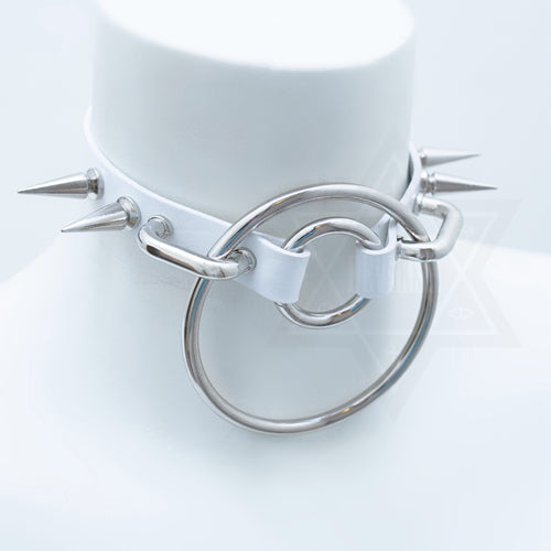 White lie choker*