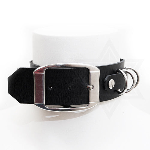 Wide buckle choker