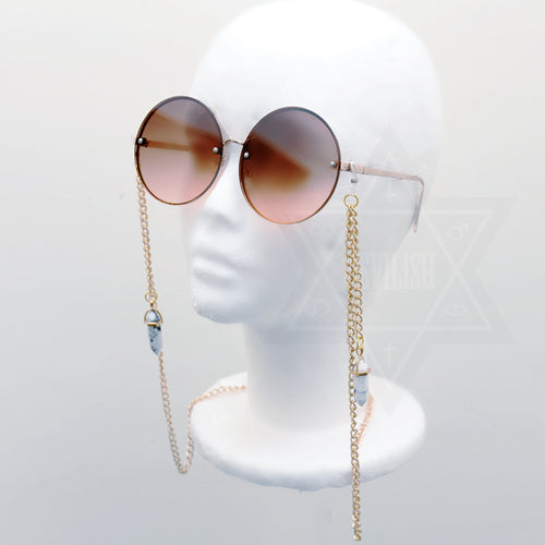 Disillusion glasses chain