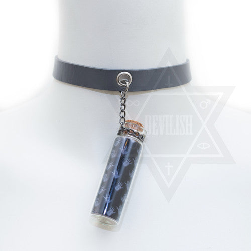 Darkness choker