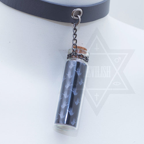 Darkness choker