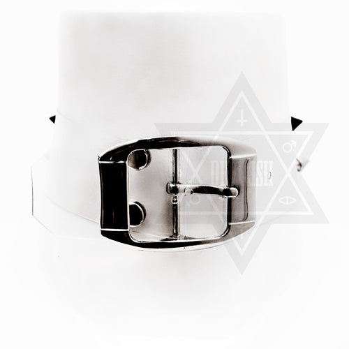 Transparent pentagram choker