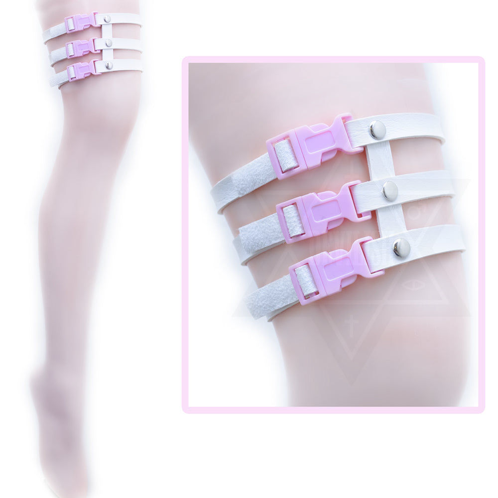 Strawberry milk garter