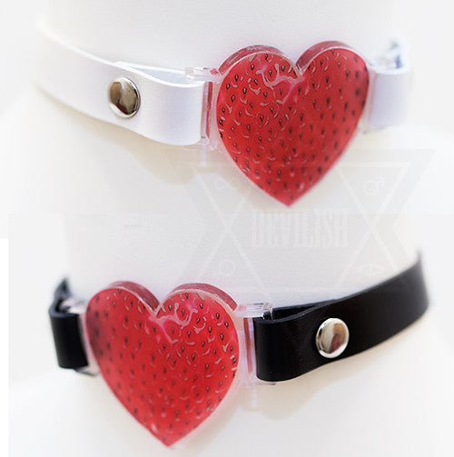 strawberry heart choker/garter