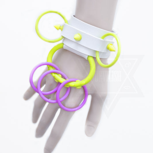 Space trigger bangle