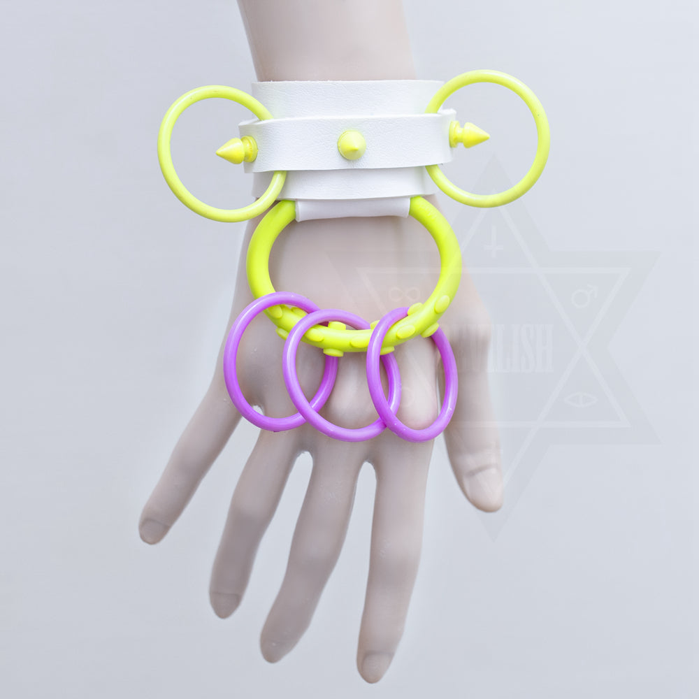 Space trigger bangle