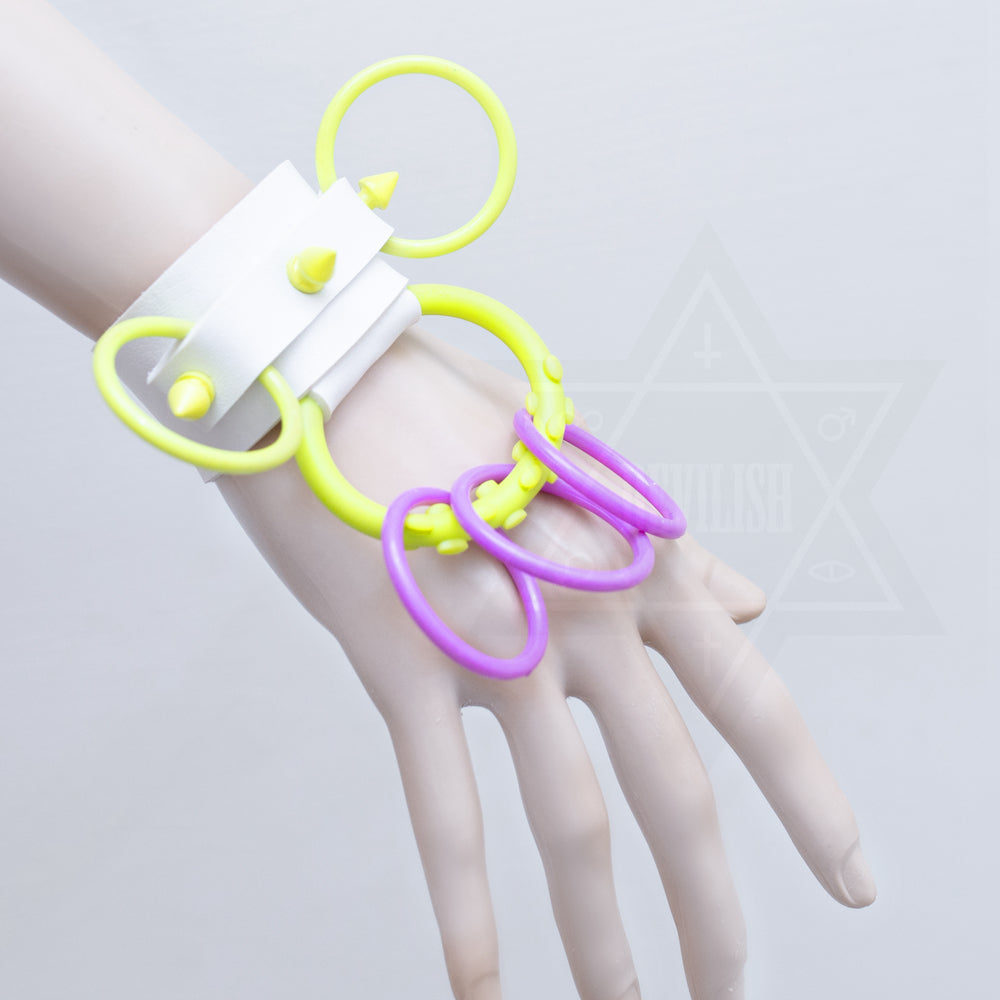 Space trigger bangle