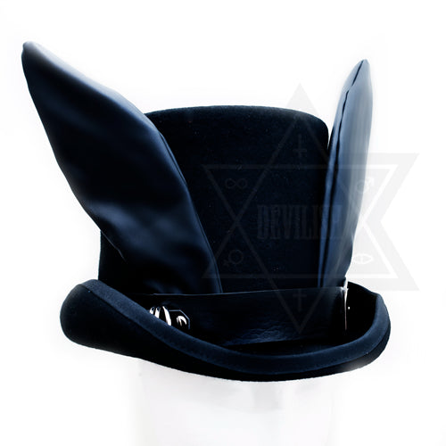 Dark messenger hat