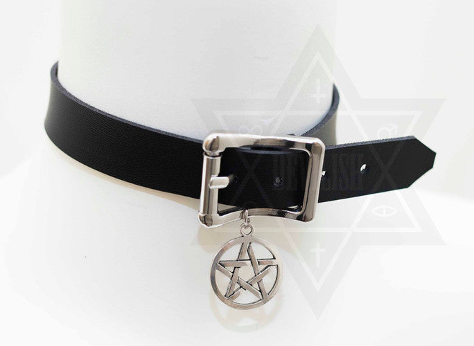 Pentagram pact choker