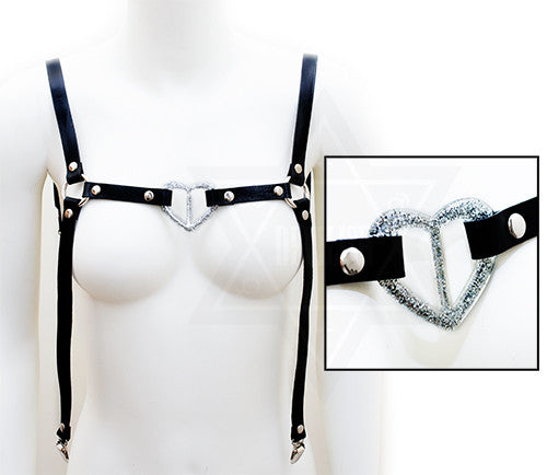 Sparkling heart suspender