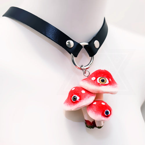 Poisonous mushrooms choker