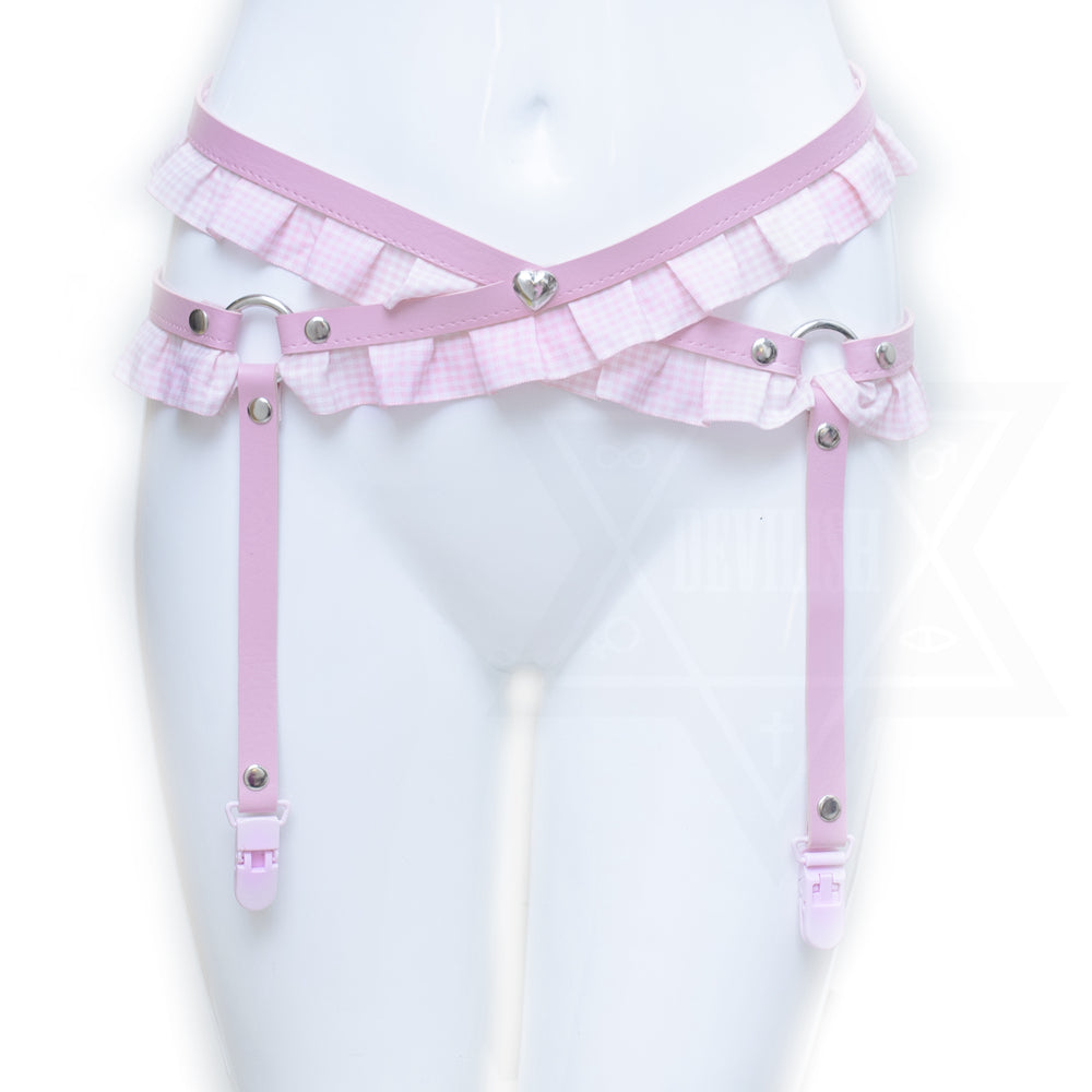 Love me tender garter belt