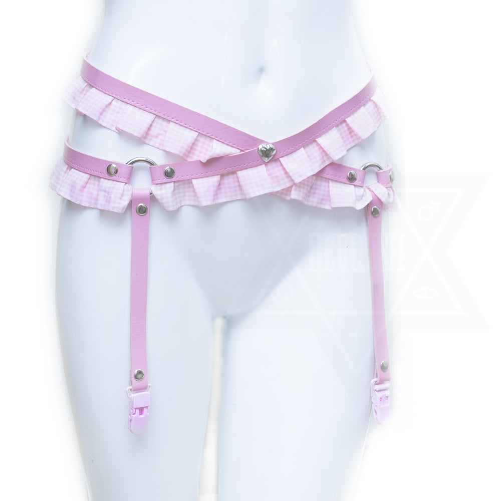 Love me tender garter belt