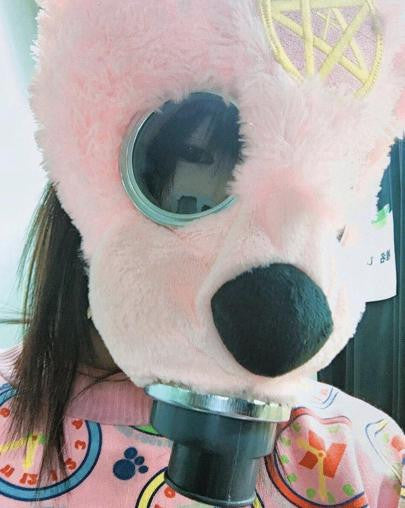 Devilish bear gas mask*