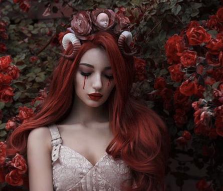 Bloody doll hairband