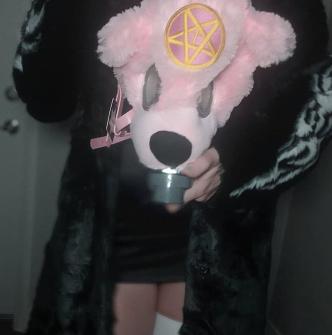 Devilish bear gas mask*
